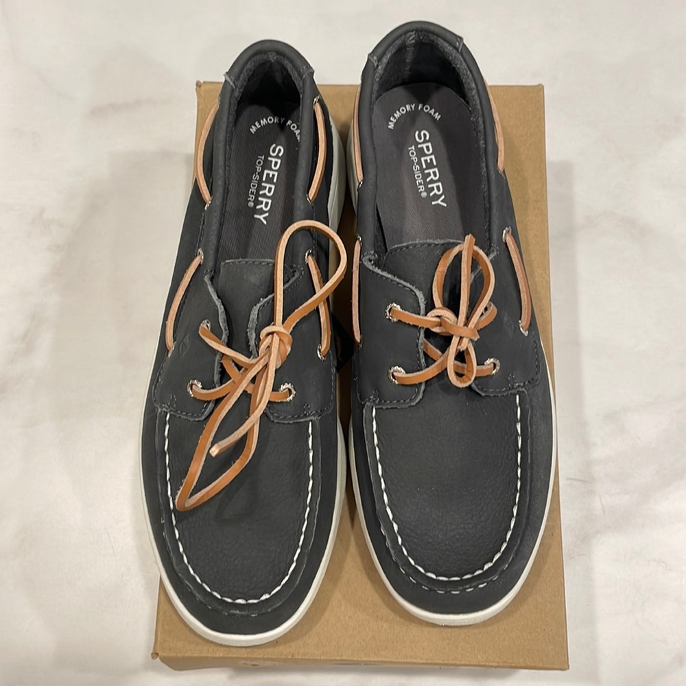 New, never worn SPERRY boat shoe, boys, grey
